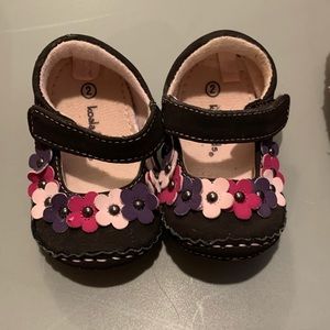 Baby girl shoes, brown with flowers, size 2